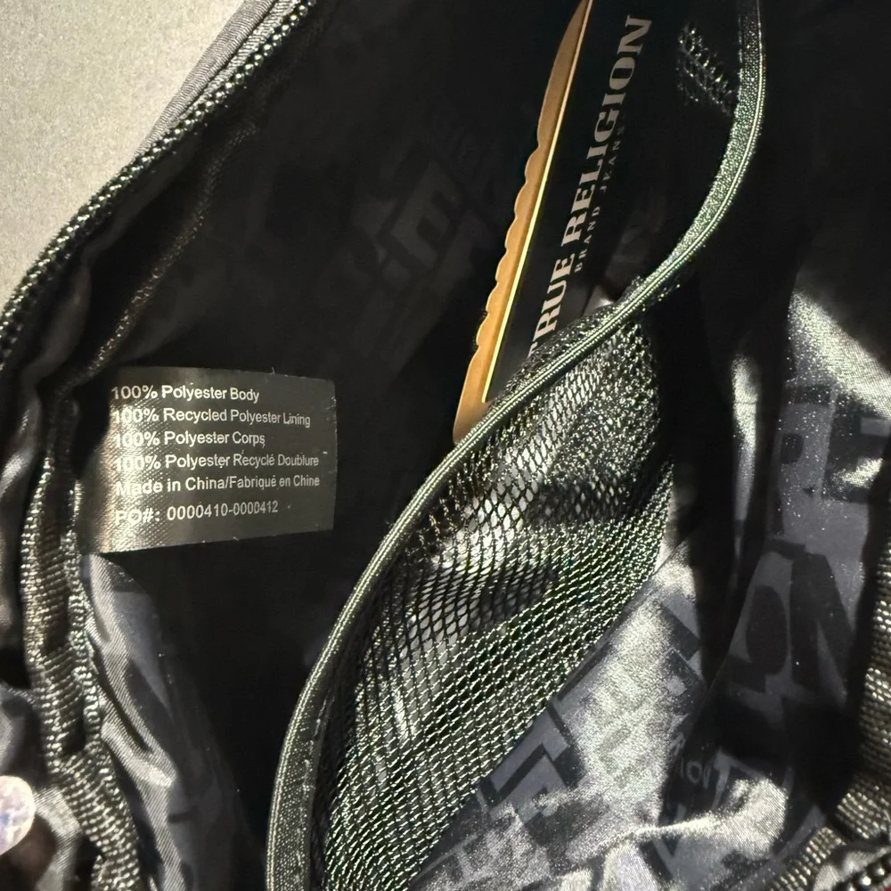 NWT-True Religion Porter Crossbody in black